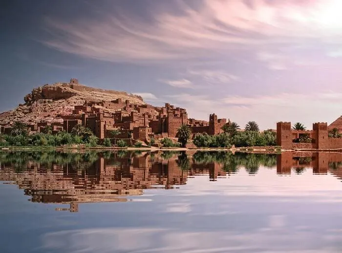 ouarzazate-marruecos-kasbah-reflejada-lago