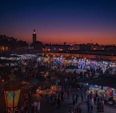 viajes-a-marruecos-desierto-para-mujeres-marrakech-plaza